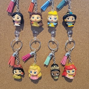 Disney Doorables Glitter and Gold Princess Keychain