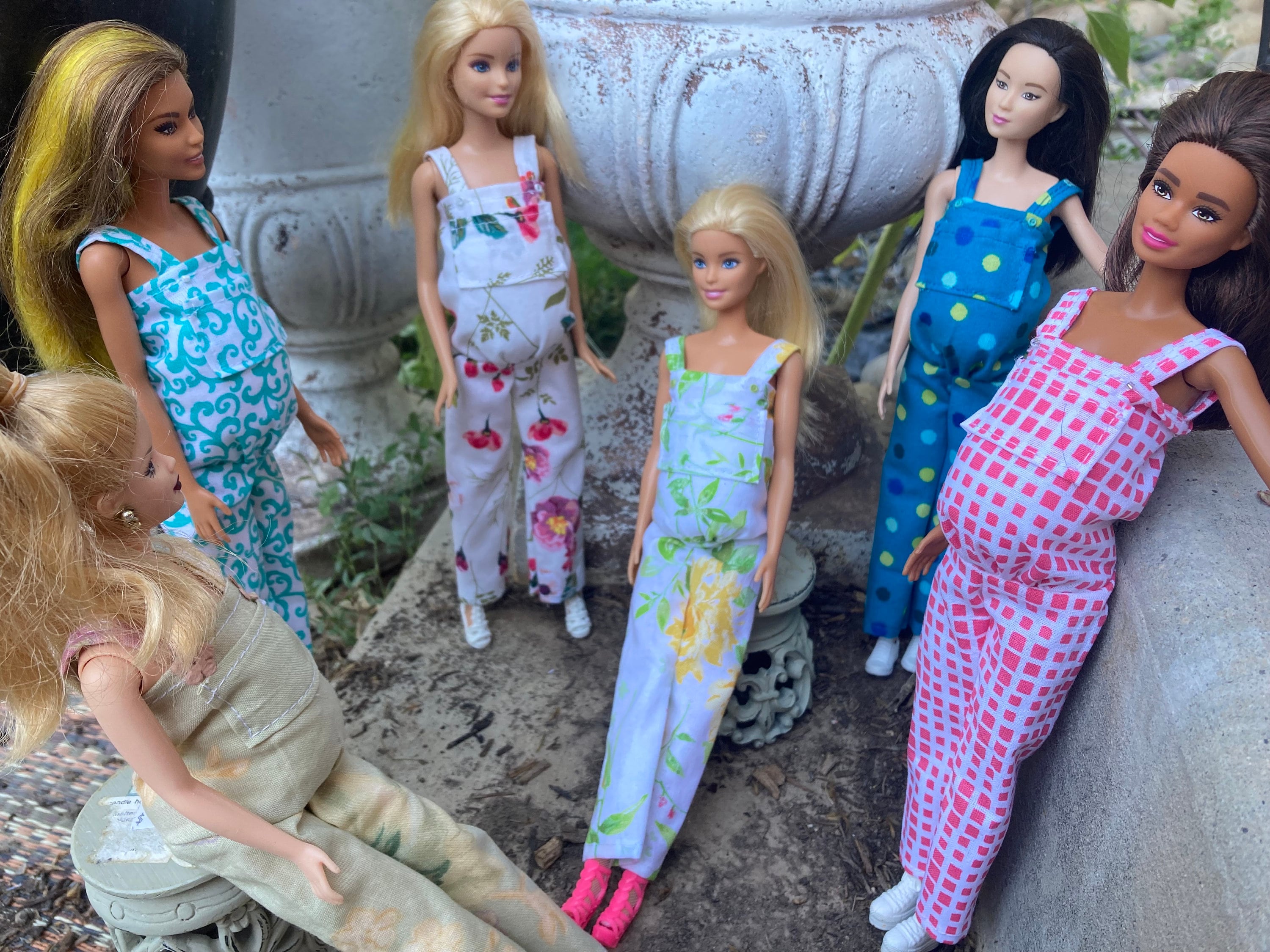 Maternity clothes for barbie Italia