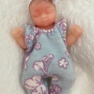 lavender and mint outfit for 2 1/2 inch doll