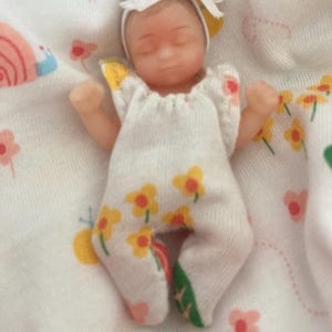 white garden print sleeper for 2 1/2 inch doll