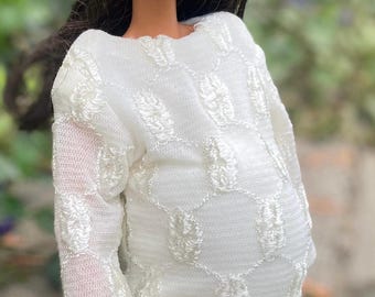 Maternity pieces - White or cream tops and bottoms