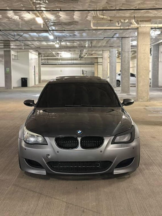 ◆BMW/E60 E61◆黒銀 82mm+82mm+44mm オール カーボンエンブレム