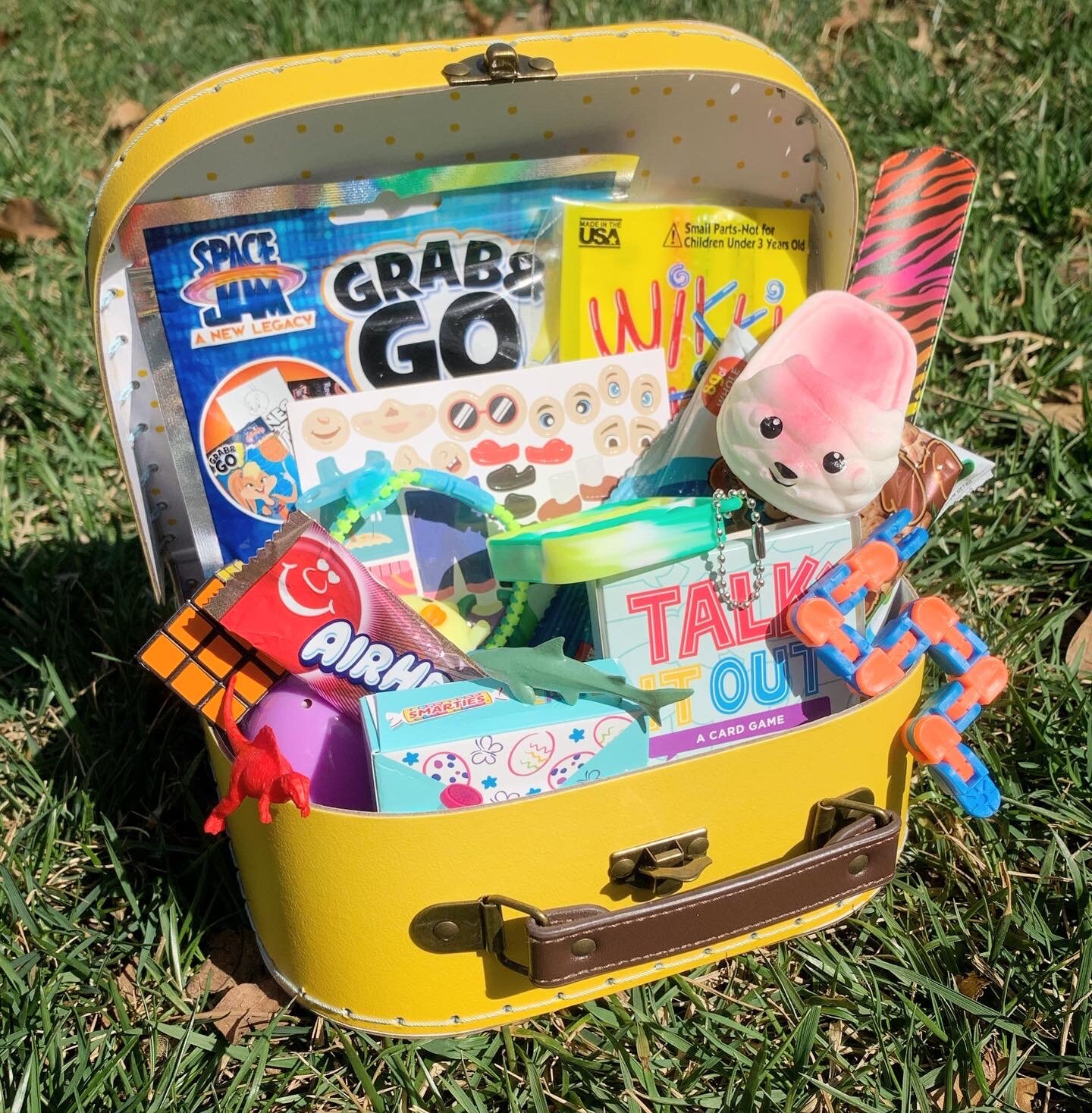 Compra Libro para colorear y pegatinas a partir de 3 años para la bolsa de  playa al por mayor