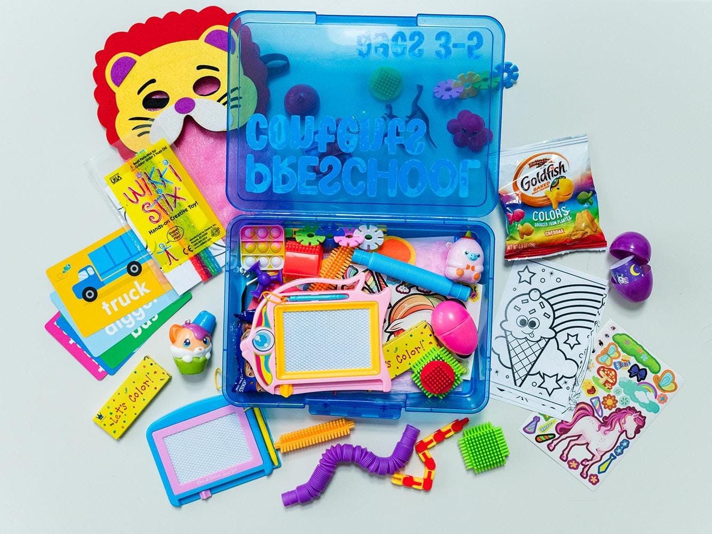 1 set de jouets sensoriels pour l'autisme, boîte au trésor pour calmer les conseillers en classe de ternelle, ballon anti-stress pour activité de voyage en avion et road trip, convient pour les