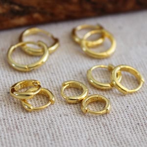 Gold Huggie Hoop Earrings, Huggie Earrings in Sterling Silver, Conch Hoops, Tiny Helix Hoops, 5mm 6mm 7mm 8mm 9mm, Minimalist Hoop Earrings