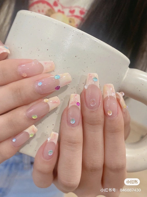 50 French Tip Nails & Manicure Ideas for 2024