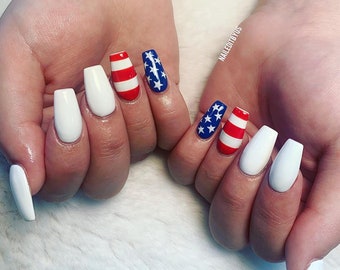 Summer Nails | festive nails |4th of july nails | cute nails | white nails | press on nails| trending july4thnails