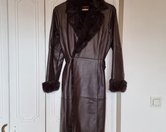 Cappotto da donna in pelle e capelli di qualità Excelene e nuovissimo in marrone e regolabile