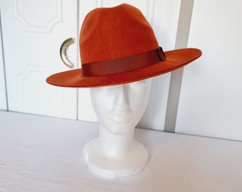 Chapeau femme 100% Laine Taille 56 Couleur Carreau