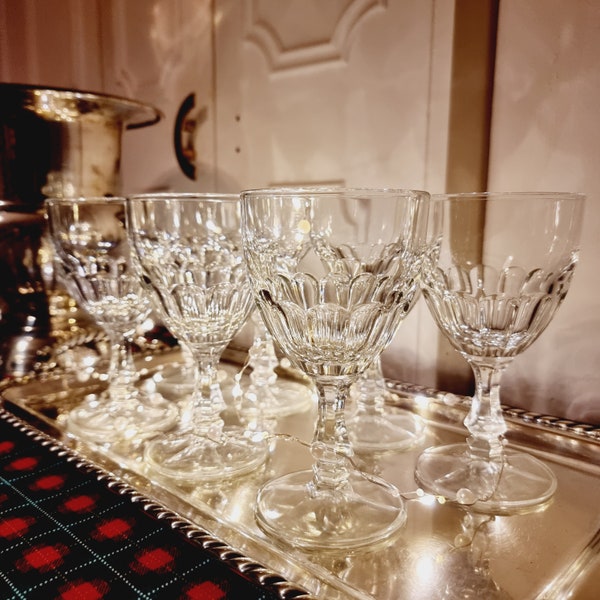 Lot de verres à vin ou à eau en cristal taillé d'Arques 7 D