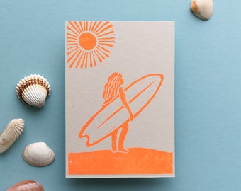 NEON Linoldruck - Surferin - Grußkarte im Postkartenformat
