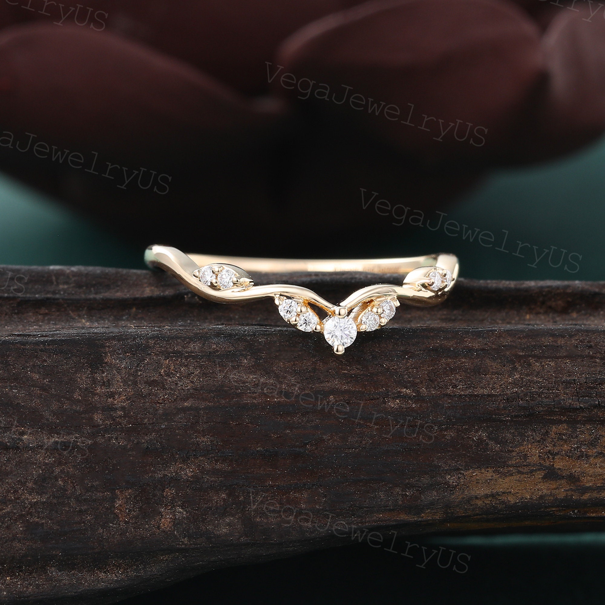 Vintage Curved Wedding Band Unique Yellow Gold Moissanite Ring Art Deco ...