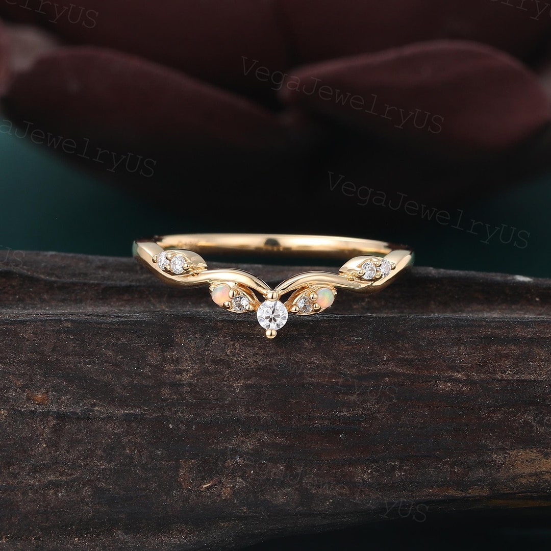Vintage Curved Wedding Band Unique Yellow Gold Moissanite Ring Art Deco ...