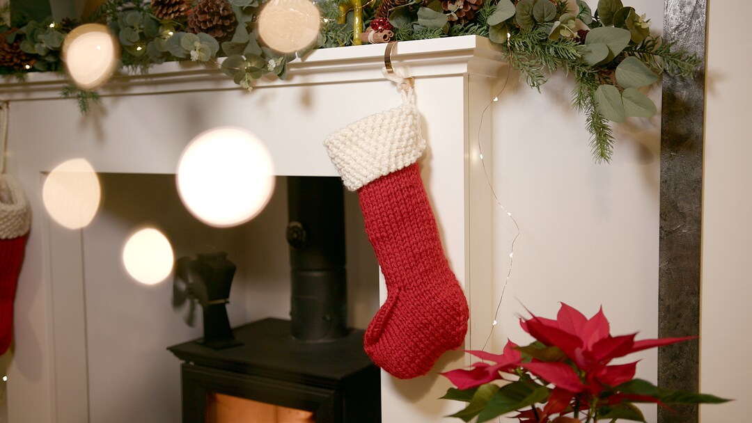Christmas Stocking Knitting Pattern With Video Tutorial, Using Super ...