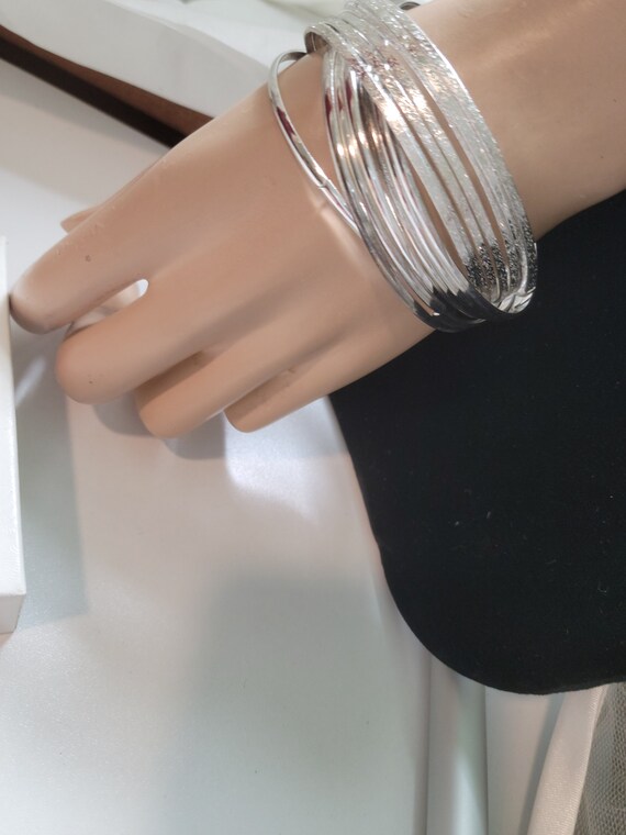 1990s Infinity Bangle Tangle Bracelets Eternity O… - image 6