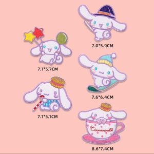 Puede incluir: Conjunto de cinco parches bordados con un personaje de dibujos animados blanco con orejas largas. Cada parche tiene un diseño diferente, incluyendo un sombrero de bruja, un gorro de invierno y una taza de té. Medidas en centímetros.