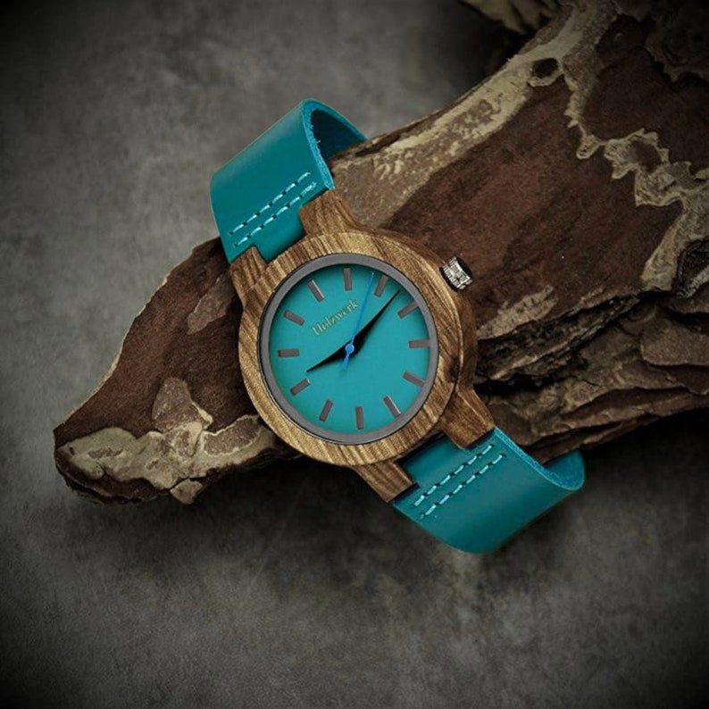 Holzwerk LIL KAHLA kleine Damen Leder & Holz Armband Uhr, moderne Damenuhr, türkis blau, Walnuss braun, schwarz, links liegend