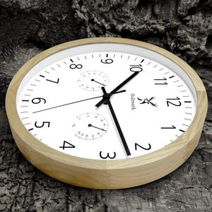Holzwerk MEERSBURG Holz Quarz-Wanduhr mit Ziffern, Hygrometer & Thermometer Wanduhr, 30 cm Holz Designer Wand Uhr sehr lautlos, beige, weiß, rechts liegend