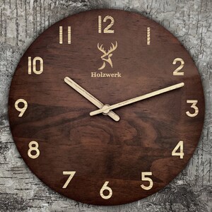 Holzwerk WINTERBERG moderne Holz Wanduhr, lautlos, geräuschlos, leise, Massive Designer Wand Holzuhr ohne Tick Geräusche, dunkel braun beige, von vorne
