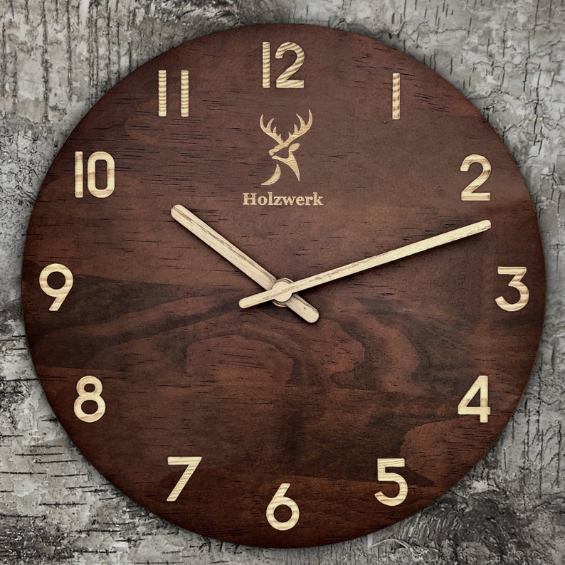 Holzwerk WINTERBERG moderne Holz Wanduhr, lautlos, geräuschlos, leise, Massive Designer Wand Holzuhr ohne Tick Geräusche, dunkel braun beige, von vorne