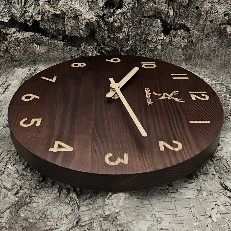 Holzwerk WINTERBERG moderne Holz Wanduhr, lautlos, geräuschlos, leise, Massive Wand Holzuhr ohne Tick Geräusche, dunkel braun, beige, rechts liegend