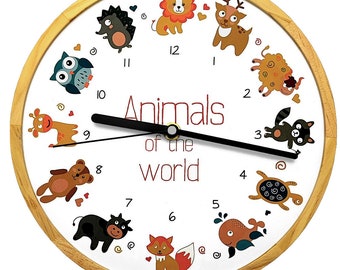 Holzwerk ANIMALS WORLD Reloj de pared infantil de madera con animales, silencioso, silencioso, sin ruidos, reloj de madera para habitación infantil, beige, blanco