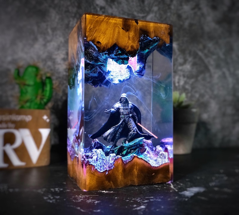 Lámpara de diorama Dark Tyrant, Galaxy Wars, decoración de escritorio de resina, luz de noche para decoración del hogar, arte epoxi, idea de regalo de Navidad, regalo para él