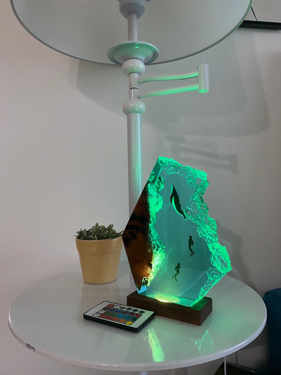 Dolphins & Divers Roam In Ancient Ruins - Epoxy Resin Lamp – Artistic  Visions