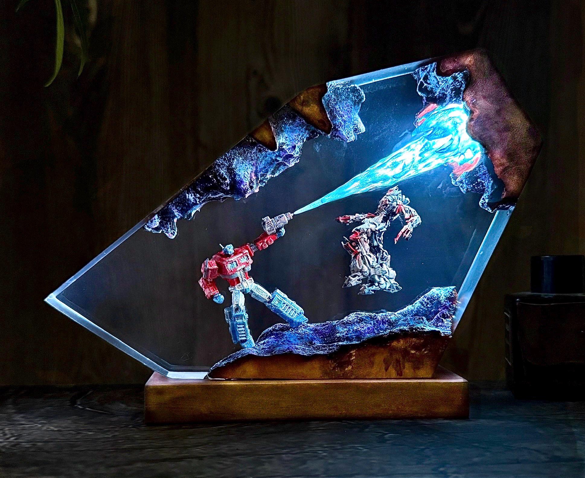 Diorama Optimus Prime vs megatron lamp, Custom wooden lamp, Art Diorama, haloween gift, gift for that person, resin lamp, Robot, autobot