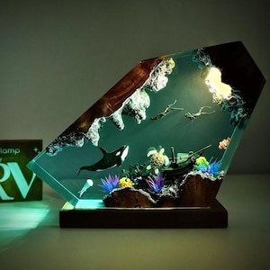 Diorama Ocean DEEP, Orca Whale and Diver Night Lights, Killer whale resin lamp, Epoxy Resin Table Lamp, Home Decoration, Valentine gift