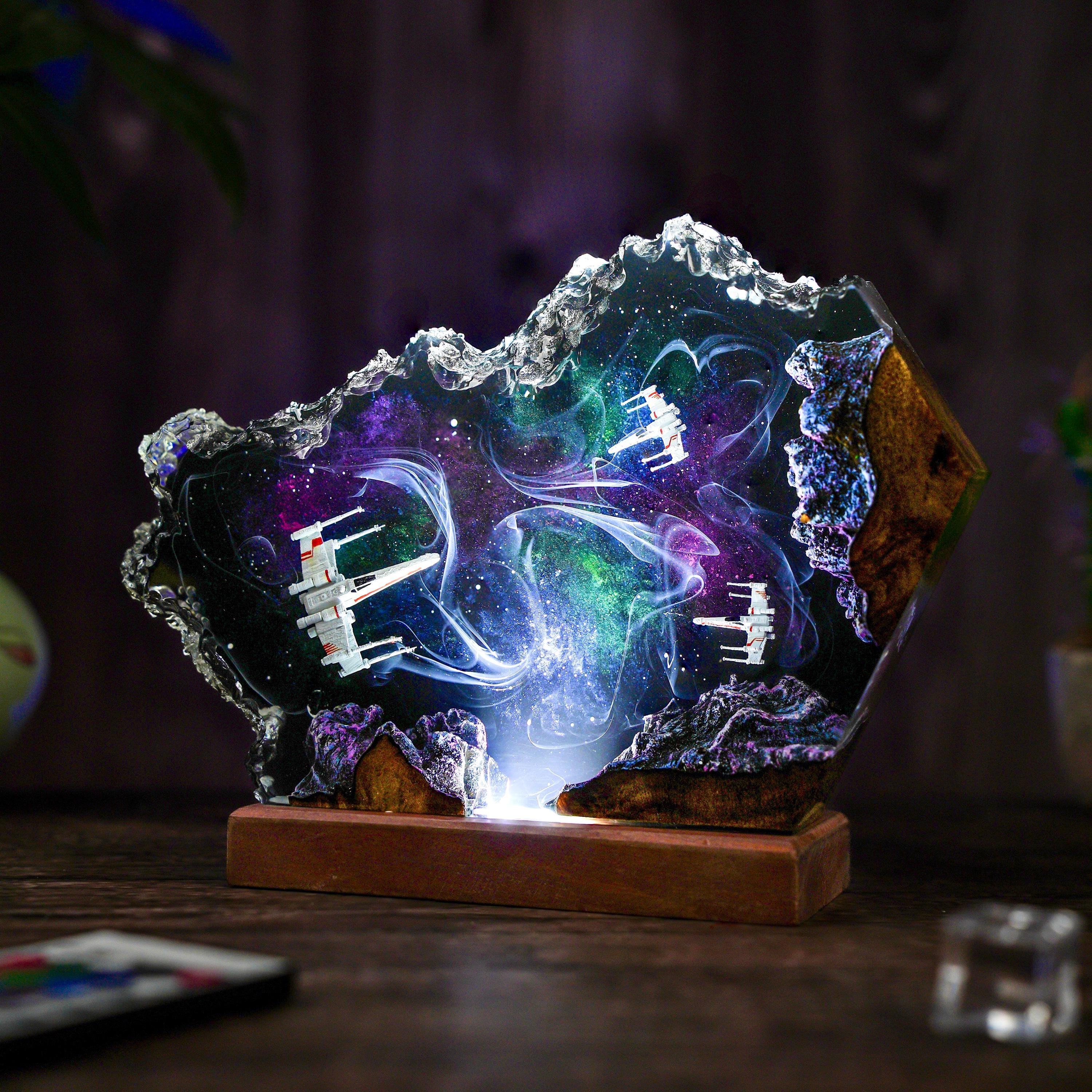 ジオラマ宇宙ランプ：手作りエポキシ樹脂宇宙飛行士ナイトライト