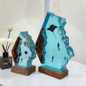 Manta Rays and Couple Diver Night light-Epoxy Resin Ocean Lamp-Deep Blue Sea - Diver Chasing Manta Rays, Turtle - Home decor Christmas gift