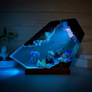 Custom Epoxy Resin Ocean Lamp, giant octopus and Couple Diver Night light, Resin Wood lamp, Free Diving, Unique Summer Gift, Home decor