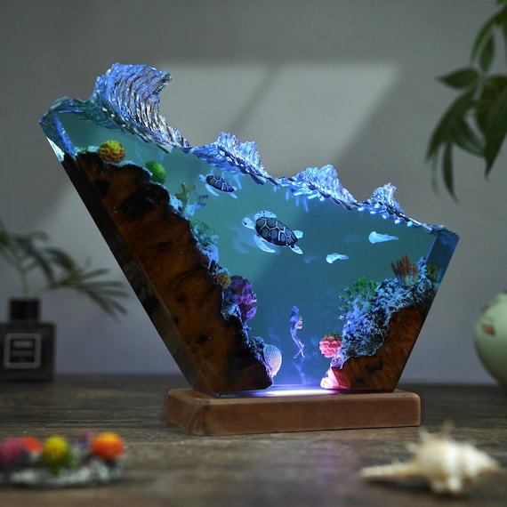 Resin Wood Ocean Night Light, Sea Turtle Scuba Diorama Lamp, Resin