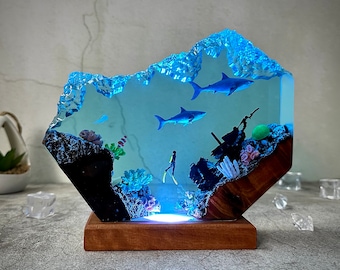 Gran tiburón blanco y lámpara de resina de buceo, lámpara epoxi SCUBA DIVER, luz nocturna del océano, regalo para él, regalo de Navidad, decoración del hogar