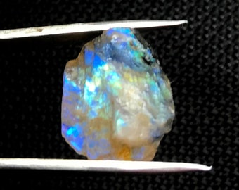 Blue Fire Gemstone Moonstone Rough gemstone crystal blue Natural moonstone chunk, Loose Rainbow Gemstone Rough, Fire Raw, Moonstone Rough.