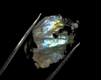 Genuine Raw Rainbow Moonstone frente plano áspero piedra preciosa azul piedra lunar trozo AKA labradorita blanca