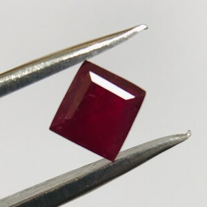 Natürlicher Rubin Quadrat Edelstein - Loser Edelstein - Geschliffener Rubin Schmuck - 0.70 Cts - 5x4x3mm