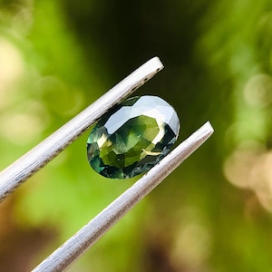 Teal Australian Sapphire Gemstone: Oval Faceted Loose Parti Sapphire (0.40 Cts)