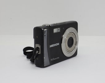 Vintage Chic Medion Life P43015: Ultimate Travel Companion for Stunning  Photography Digital Camera Compact Digicam Travel Pack Starter Kit