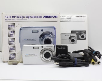 Vintage Medion Life P43010 Travel Digicam Compact Digital Camera Photography Street Starter Pack Kit