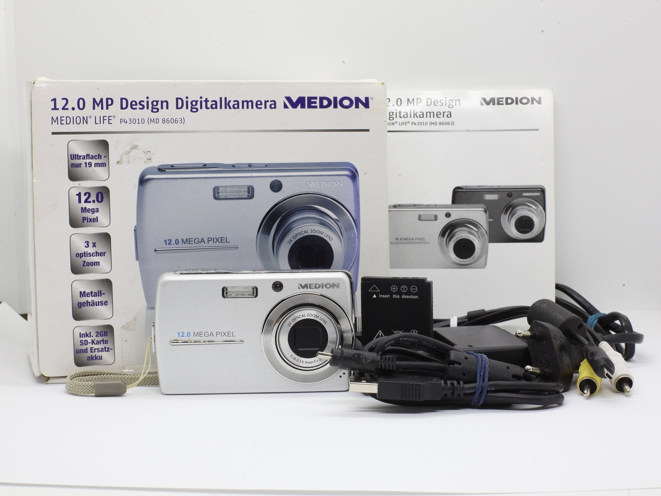 Vintage Medion Life P43010 Travel Digicam Compact Digital Camera  Photography Street Starter Pack Kit Y2K