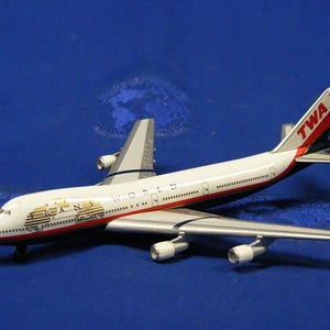 BOEING 747-200 TWA airplane in 1:500 scale diecast by Herpa