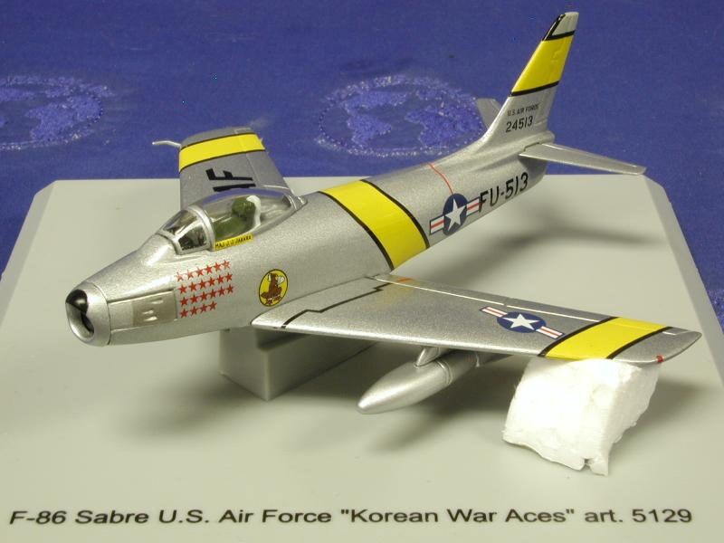 CDC Armour F-86 Sabre  US. Air Force "Korean War Aces" by Franklin Mint 1:100 scale diecast
