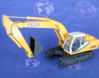 Kato HD820 rupsgraafmachine op schaal 1:43, gegoten door Goodswave uit Japan