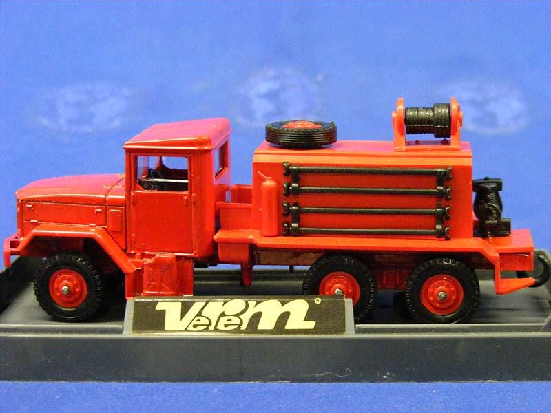 MINIATURE CAMION POMPIERS  --HOTCHKISS H.6 G54--SOLIDO-- EUR 3,00
