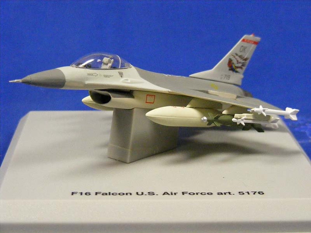 Monogram F 16 Air Force Fighter Model Airplane With The Original Box.