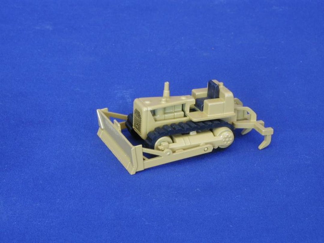 Caterpillar D4D Dozer With Ripper in 1:87th Scale Diecast by NZG of ...
