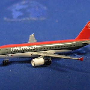 Airbus A320-200 Northwest Airlines in 1:500 scale diecast by Herpa