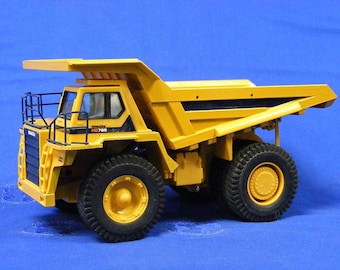 Komatsu HD785 mine dump 1:45 scale diecast by Goodswave of Japan